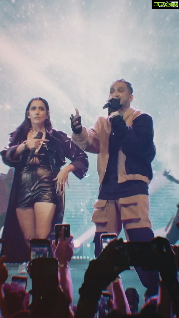 Jonita Gandhi - 243.4K Likes - Performing Sitara live with @vivianakadivine at the Gunehgar Album Launch Concert in Mumbai left me speechless! š¶š„āØ
Thanks to DIVINE for having me on the album and to all of you for the CRAZY love youāve been showing Sitara so far!
@gltch.in @shotbychang @njadoonanan