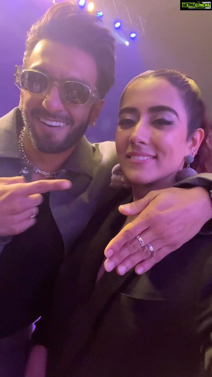 Jonita Gandhi - 484.5K Likes - Rocky aur Joni šŗš»šš»
#SpotifyPremiumFansFirst