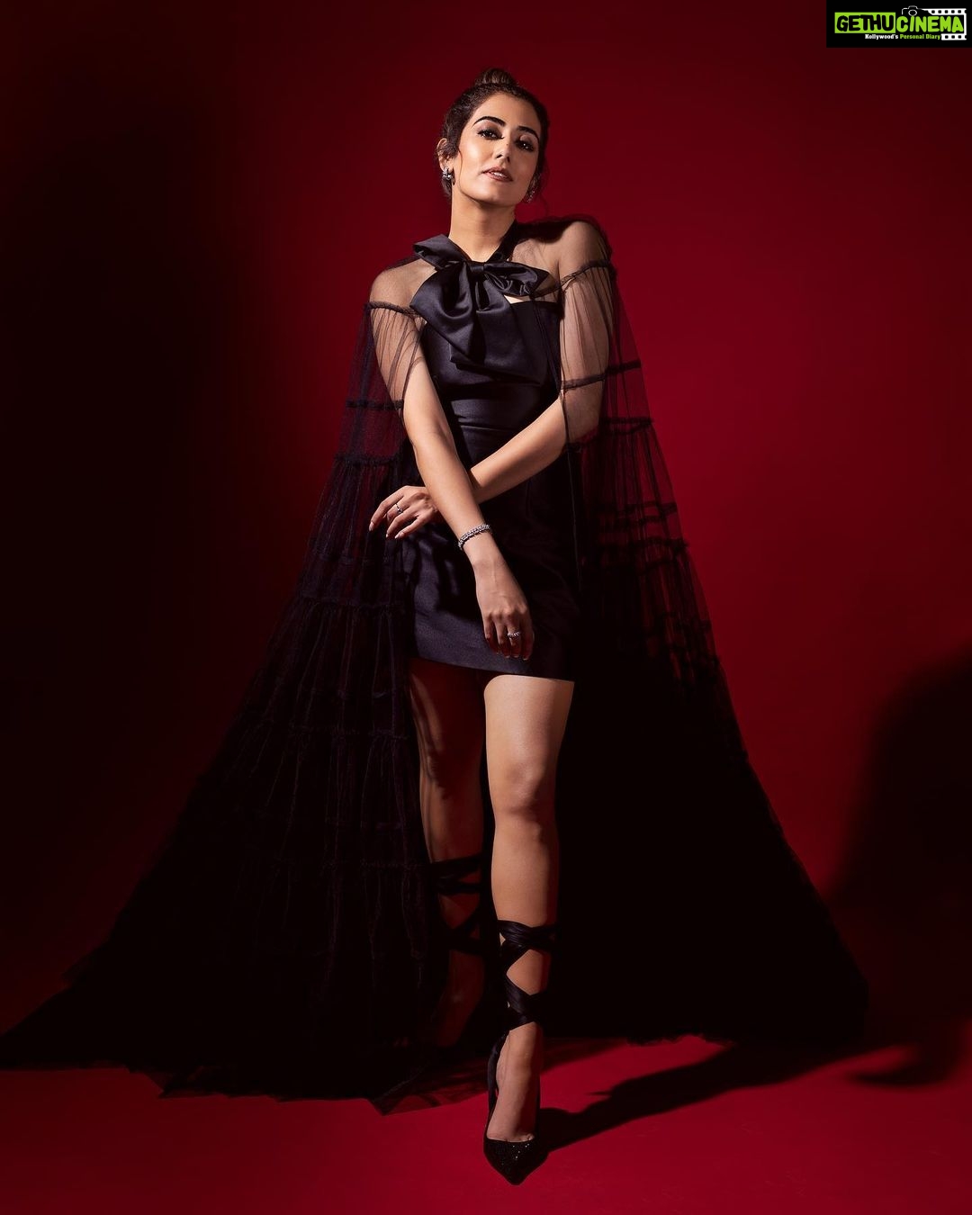 Jonita Gandhi Instagram - ♣️♦️ Stylist: @jaineeebheda Footwear: @louboutinworld Outfit: @maison_9002 Accessories: @blingsutra @ascend.rohank HMU: @prakatwork & team Photography & edit - @lakshmiijagan Assisted by - @anshu7825