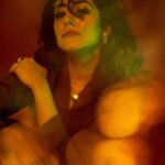 Jonita Gandhi Instagram - “A girl should be two things: Who and what she wants.” – Coco Chanel Shot by: Tejas Nerurkarr (@tejasnerurkarr) In house Stylist: Simran Kabra (@simran_kabra) Assisted by: Divijaa Shishupal (@divijaashishupal) Makeup by: Neeraj Navare (@neerajnavare.makeupartist) Hair by: Snigdha Ghosh(@snigdha_hairandmakeup) Outfit : Crop Blazer - Zara (@zara) Pants- Mannat Gupta (@labelmannatgupta) Jewellery : Earrings - Viange Vintage (@viangevintage) Rings - Bellofox (@bellofox)