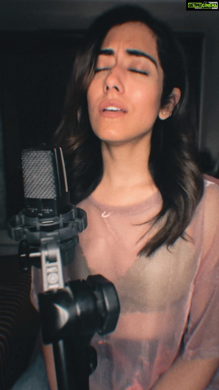 Jonita Gandhi Instagram - My heart is full from all the love and feedback we have been receiving since the release of Hauli Hauli! 🥺 This song has a special place in my heart and I’m so grateful for all the love 💙 @kebajer and I have stripped down a short snippet, we hope you enjoy it! Mixed by @theghatak✨ Comment below if you want me to release this acapella for #JGCollabs (for your chance to remix or do your own version!) Shoutout to the team: @treehousevht @jay_skilly @rajfatehpuria @musiccharan @djiceofficial @shivaanisharma