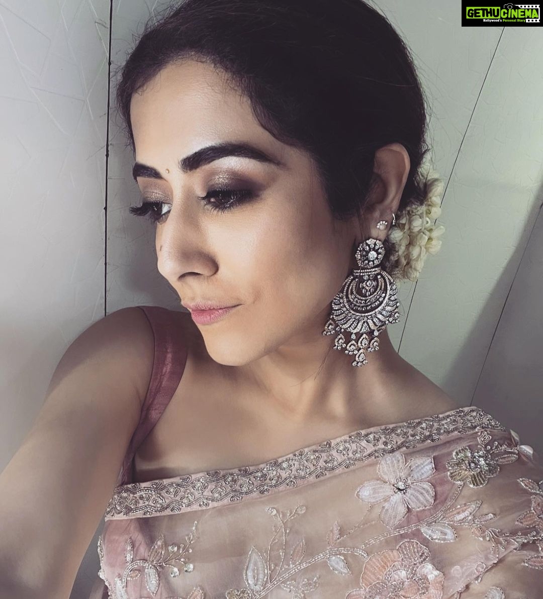 Jonita Gandhi Instagram - Mallipoo flex 🌸 Chennai, India