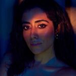 Jonita Gandhi Instagram - Read between the lights ✨ Shot by: Tejas Nerurkarr (@tejasnerurkarr) In house Stylist: Simran Kabra (@simran_kabra) Assisted by: Divijaa Shishupal (@divijaashishupal) Makeup by: Neeraj Navare (@neerajnavare.makeupartist) Hair by: Snigdha Ghosh(@snigdha_hairandmakeup) Outfit : Mannat Gupta (@labelmannatgupta) Jewellery : Earrings - Viange (@viangevintage) Bracelet - Chic Therapy (@chic_therapy_) Rings - Bellofox (@bellofox) Footwear: Melissa