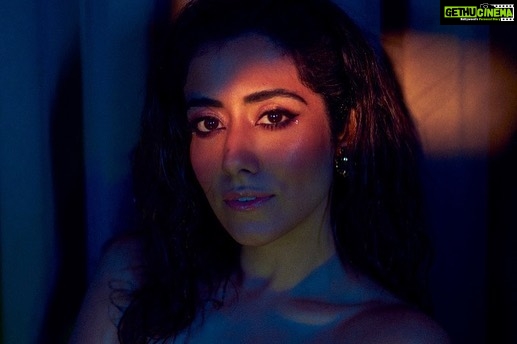Jonita Gandhi Instagram - Read between the lights ✨ Shot by: Tejas Nerurkarr (@tejasnerurkarr) In house Stylist: Simran Kabra (@simran_kabra) Assisted by: Divijaa Shishupal (@divijaashishupal) Makeup by: Neeraj Navare (@neerajnavare.makeupartist) Hair by: Snigdha Ghosh(@snigdha_hairandmakeup) Outfit : Mannat Gupta (@labelmannatgupta) Jewellery : Earrings - Viange (@viangevintage) Bracelet - Chic Therapy (@chic_therapy_) Rings - Bellofox (@bellofox) Footwear: Melissa