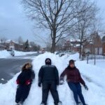 Jonita Gandhi Instagram – More snow content you didn’t ask for 🤦🏻‍♀️❄️🏃🏻‍♀️
Avec my partners in crime @mohuamelodies @mandeepgandhimusic