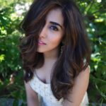 Jonita Gandhi Instagram – ‘Peace Through Music: A Global Event for the Environment’ is presented by Corning®️ Gorilla®️ Glass and @playing4change. 

Stream this music concert today on the Playing For Change YouTube channel.

Uplift your spirits going into the new year through the power of music.

 

#Ad with @corninggorillaindia

#CorningGorillaGlass #PeaceThroughMusic 🌎❤️