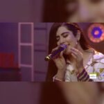 Jonita Gandhi Instagram - This song turned 5 today apparently... Time flies 😲 Forever grateful to @ipritamofficial and Team Dangal, for the song that won me my first awards here in Bollywood! This one’s a clip from my live performance of Gilehriyaan at MTV Unplugged Season 8 🎙🎶 #gilehriyaan #jonitagandhi #jonitamusic #dangal