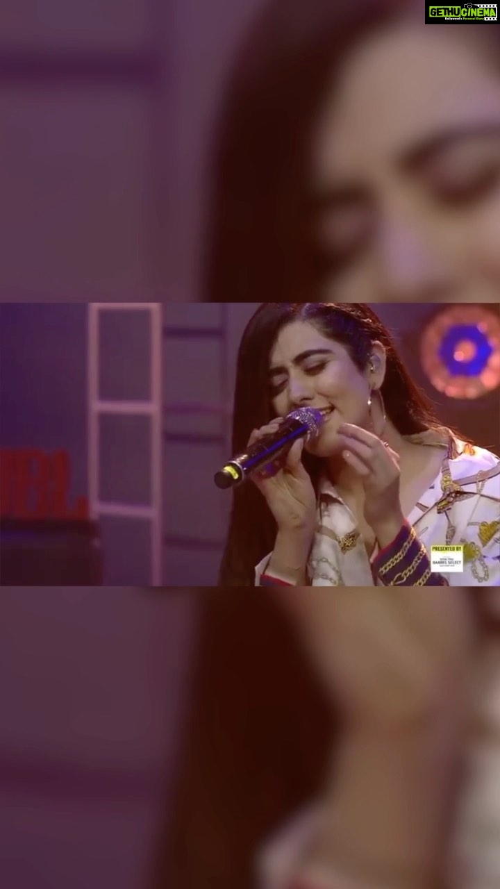 Jonita Gandhi Instagram - This song turned 5 today apparently... Time flies ๐ฒ Forever grateful to @ipritamofficial and Team Dangal, for the song that won me my first awards here in Bollywood! This oneโs a clip from my live performance of Gilehriyaan at MTV Unplugged Season 8 ๐๐ถ #gilehriyaan #jonitagandhi #jonitamusic #dangal