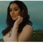 Jonita Gandhi Instagram – Nervous but equally excited as I share this…

Here is ‘Chal Koi Na’, my first solo in the urban Punjabi space! I cannot even begin to explain what went into making this song and video… and who knows, one day I may even show you! But until I can, please shower it with your love! 

Mad props and immense gratitude goes out to the team behind putting this beauty together:
@jay_skilly @djiceofficial @iammickeysingh @shivaanisharma @simar.panag @djlyanmusic @shotbyhectortoro @damienpagelewis @aathirarajeevofficial @tiellegreene @datboi_arath @njadoonanan @akankshanamdeo 

Jay & team @treehousevht: thank you for believing in me and for pushing me and my potential forward. I’m excited for all that’s in store! The passion & countless hours of hard work are coming to fruition!!! LET’S GOOOOO! Correction: LET IT GO NOW 🎶

#ChalKoiNa