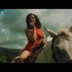 Jonita Gandhi Instagram - Tomorrow. 🌸 ⌛ #ChalKoiNa @treehousevht @jay_skilly @djiceofficial @iammickeysingh @shivaanisharma @simar.panag @djlyanmusic @shotbyhectortoro @damienpagelewis @rajfatehpuria @aathirarajeevofficial @tiellegreene @datboi_arath @njadoonanan @akankshanamdeo Kauai, Hawaii