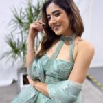 Jonita Gandhi Instagram – Dubai, you were 💝. Catch you again soon!

Outfit: @soshaibysofi
Jewellery: @blingvine 
Styling: @akankshakawediastyle

#ARRLive #expodubai #dubaiexpo #dubaiexpo2020 #expodubai2020 #jonitagandhi #jonitamusic #arrahman #arrahmanlive #rahmania #rahmaniac Expo City Dubai