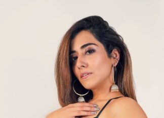 Jonita Gandhi Instagram - Them: Act casual Jonita. Me: 👩🏼‍🎤