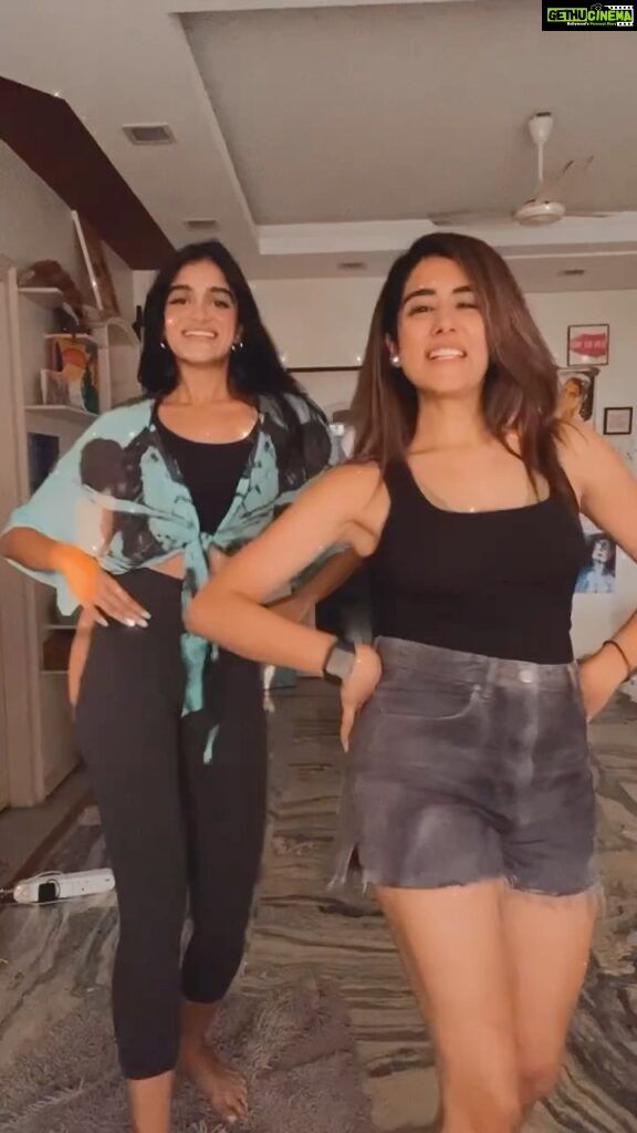 Jonita Gandhi Instagram - Celebrating 5 years of The Breakup Song with my girl @pripribanerjee 😍! Join the party! Remix this reel to celebrate with us!!! Thank you for alllllll the love you’ve showered on this song over these 5 years! ❤️ @ipritamofficial @arijitsingh @badboyshah @nakash_aziz @amitabhbhattacharyaofficial #breakupsong #dancereel #dancewithus #jonitagandhi #jonitamusic