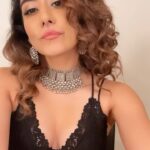 Jonita Gandhi Instagram - When in doubt, wear a bindi! ⚫️🖤 #famished #reelitfeelit #ethnicwear #desi #indowestern #fusionwear #feelinggood #ootd