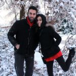 Jonita Gandhi Instagram - My fav pic with my fav guy. Happy birthday @mandeepgandhimusic!!! Love you 🖤 #happybirthday #bestbrotherever #desktopscreensaver #throwback #winteriscoming #comevisitsoon