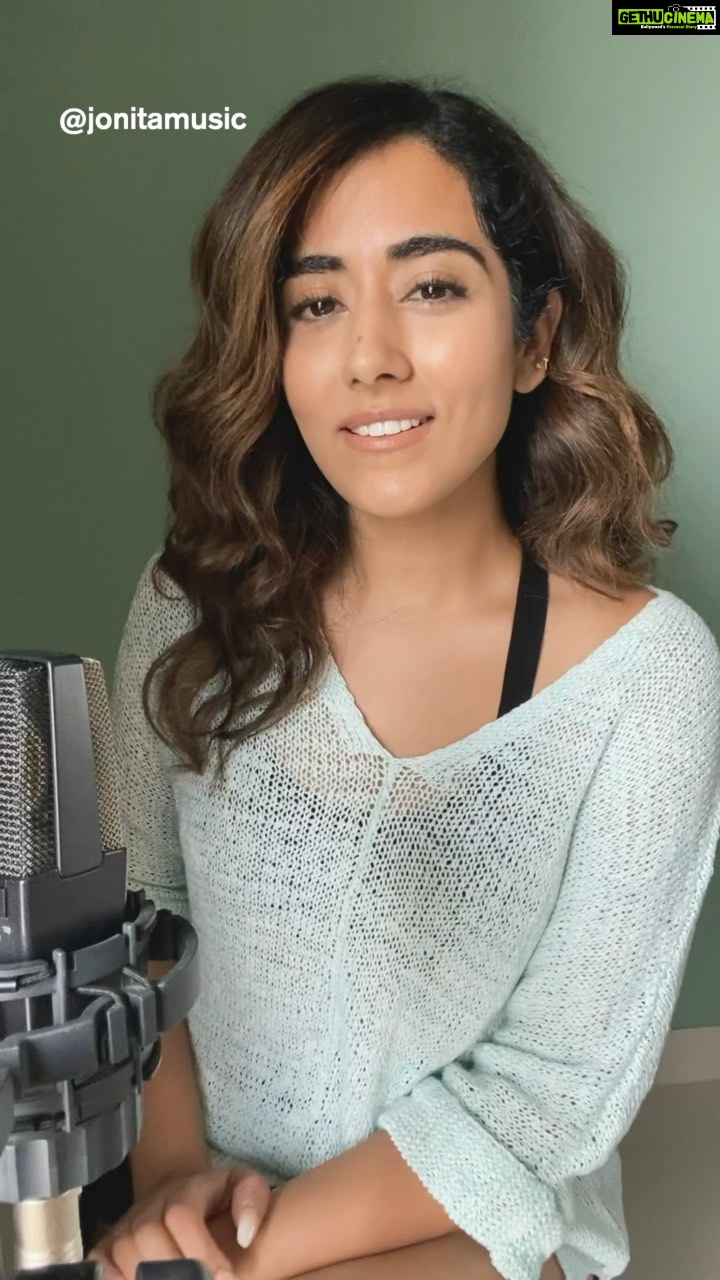 Jonita Gandhi Instagram - One of my favourites from the homie @iammickeysingh 🥰! Here’s my rendition of Tu Hi Das De by @tedipaggmusic, @simar.panag & Mickey Singh along with my musical bffff @kebajer (WELCOME BACK TO MY IG KEBAAAAA ❤️) Mix by @avinashsathish🤍 #punjabisong #punjabimusic #jonitagandhi #jonitamusic #mickeysingh