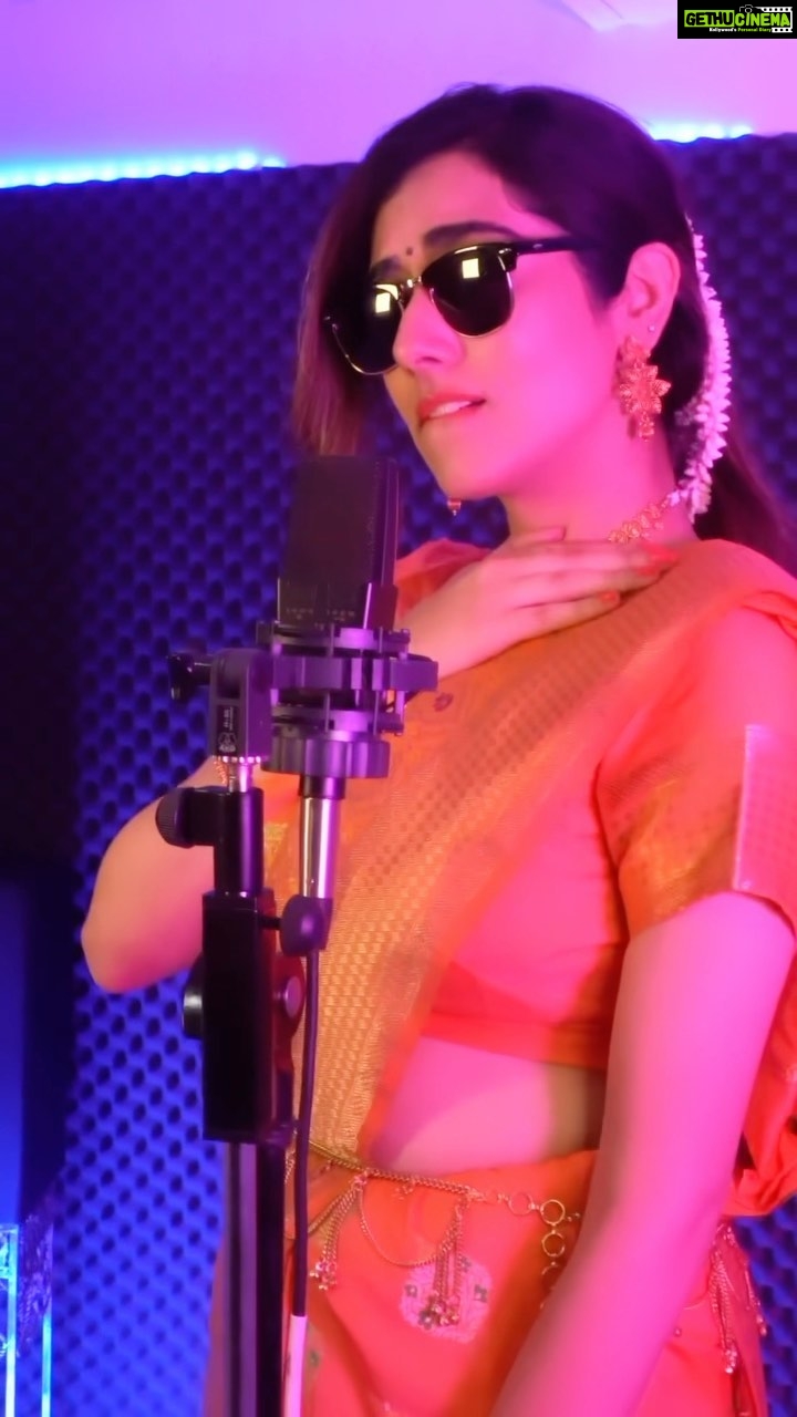 Jonita Gandhi Instagram - It’s time to celebrate this song again but this time in TELUGU 🥳! - #Chittemma (the Telugu version of #Chellamma) is now yours to enjoyyyy! Stay tuned for the film release on Oct 9 ✨ Kudos to the OGs @anirudhofficial @sivakarthikeyan @nelsondilipkumar @skprodoffl @sonymusic_south @priyankaamohanofficial @alwaysjani #VARUNDOCTORFromOct9 #varundoctor #chittemma #jonitagandhi #anirudh #sivakarthikeyan #priyankaamohan #telugu #bts #behindthescenes