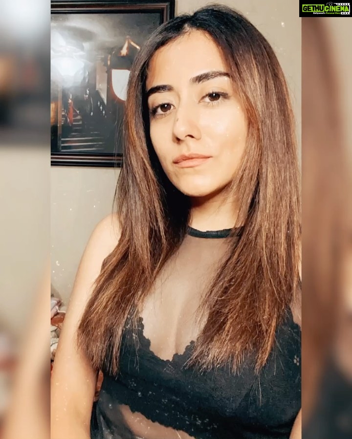Jonita Gandhi Instagram - Hello, itโs me ๐๐ผ