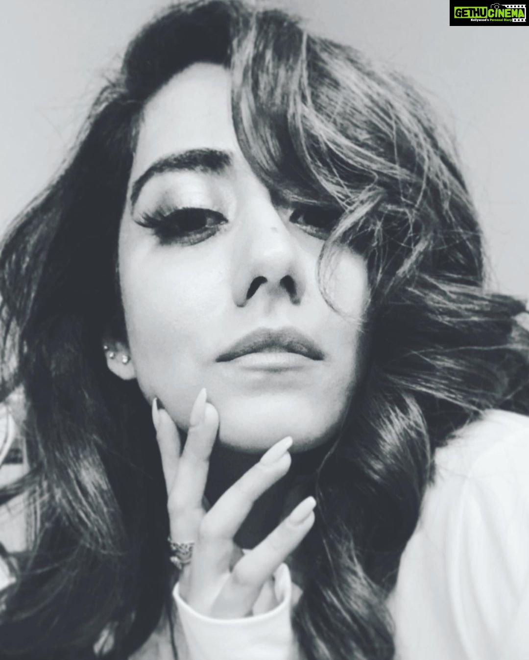 Jonita Gandhi Instagram - 1, 2, 3, or 4?