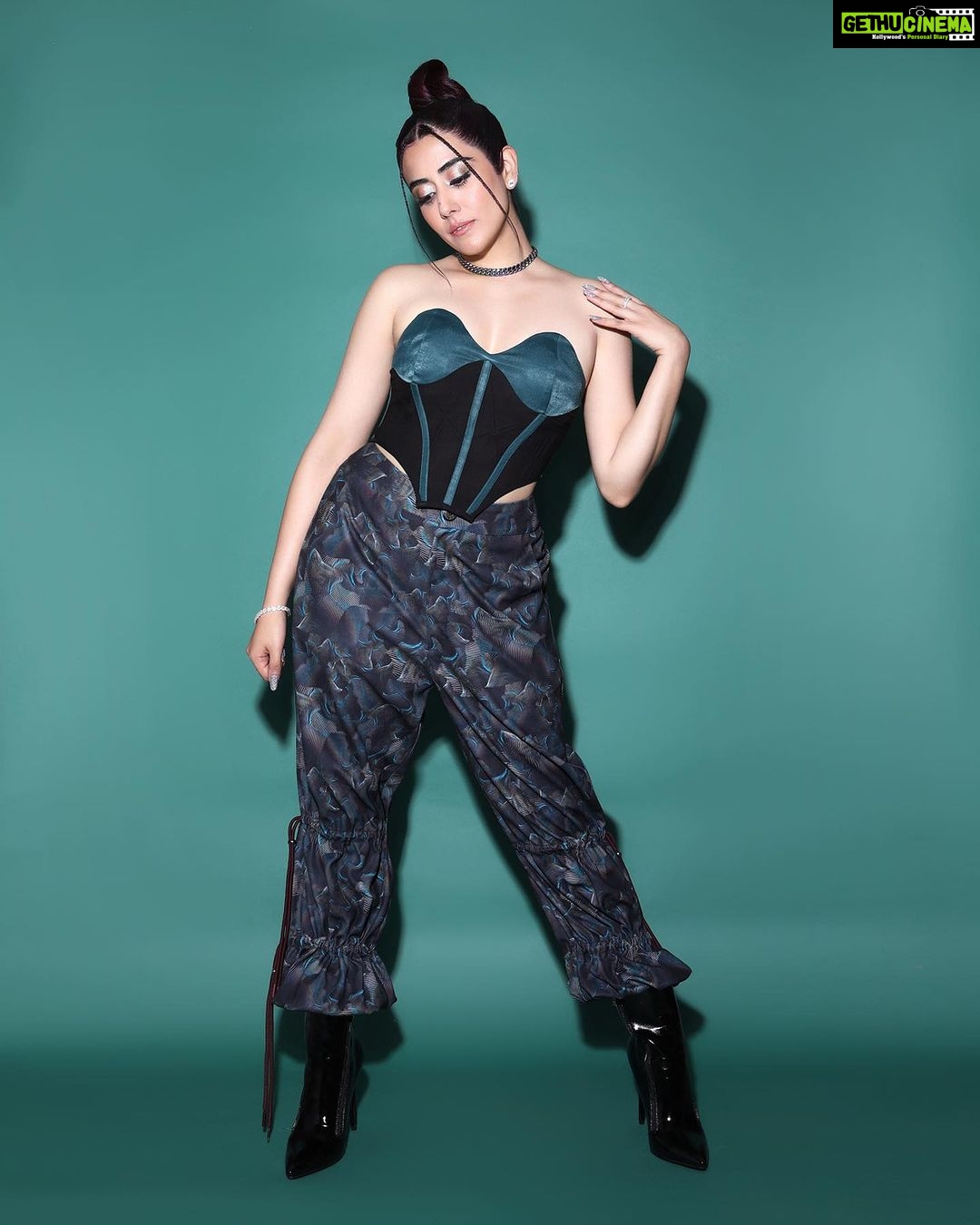 Jonita Gandhi - 208.3K Likes - Last night for @graziaindia #graziamillennialawards2023 šø
Photo: @amey_ghatge
Hair: @dwyessh_hairwizard
Makeup: @zoyamakeupandhair
Nails: @itssoezi
Styled by: @saumyathakur
#styledbysaums
Wearing:
Outfit @siddhantagrawallabel
Jewels @dripproject.co
Boots @londonrag_in
Style Team
Intern @snehalkorate
On set @sethmuskaan