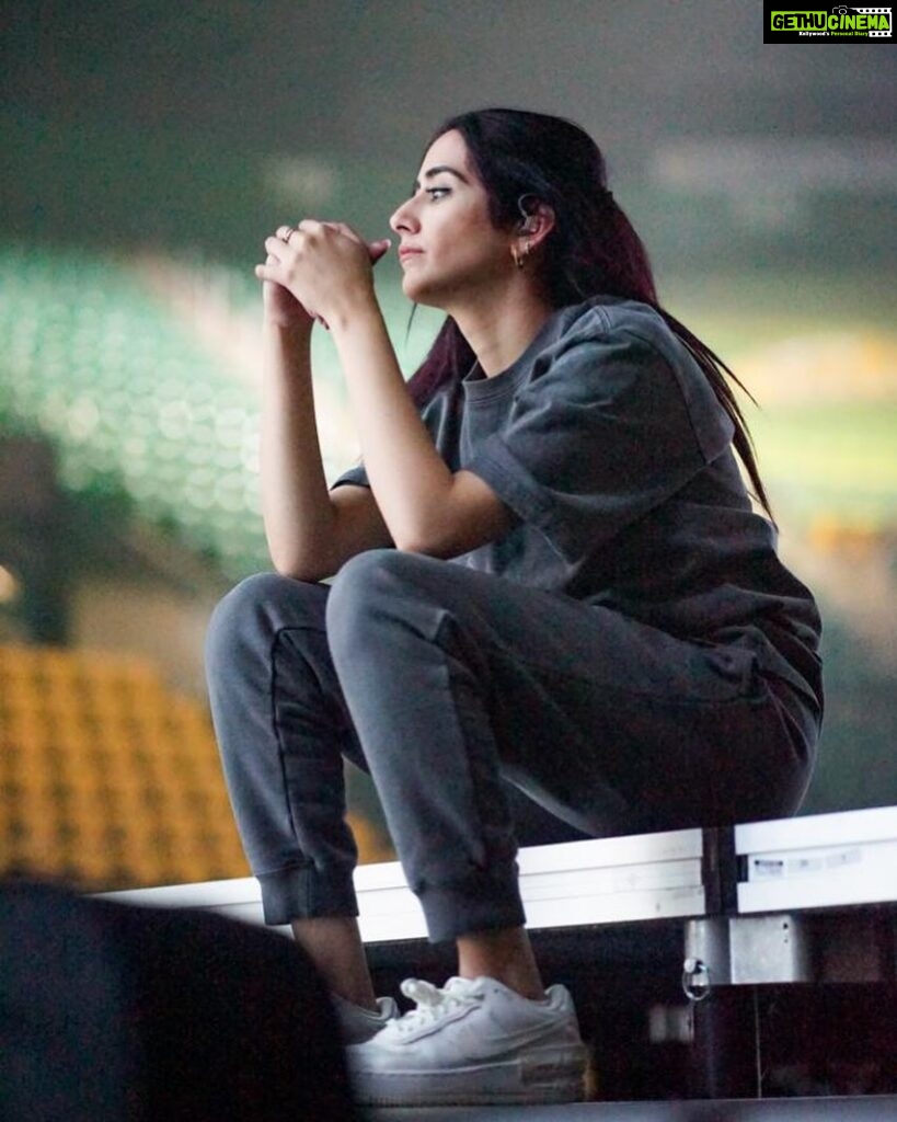 Jonita Gandhi Instagram - Taking a second to just pause and think about how I got here. Grateful. 🧿