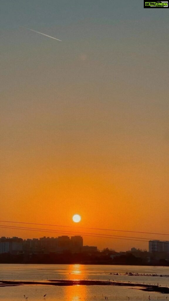 Joy Crizildaa Instagram - #sunset #sunsetlove #sunsetshots #sunset_pics #sunsetinstagram #sunsetphotography #sunsetsky #sunsetcaptures #sunsetvideo #sunsetskies #instagram #instareels #instaphoto
