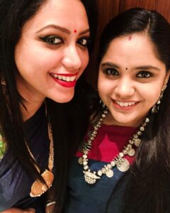 Joy Crizildaa Instagram - Happy birthday to my best friend ❤️My soul sister ❤️ she knows me sometimes more than I know myself ❤️
You have a special place in my heart forever darling ❤️
Thank you for supporting & holding me at every step 💫
Thanks for being my rock ❤️❤️
Happy birthday papa @saindhavi_prakash 
Love you to the moon and back ❤️
#happybirthdaysaindhavi #friendslikefamily #9yearsoffriendship #bff