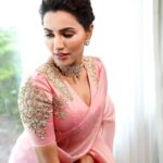 Joy Crizildaa Instagram - HAPPY ONAM 🌸 Photographer @dxgphotographer Makeup @reenapaiva Hair @venki_hairstylist Styled by @joycrizildaa Wearing @savinidii_official Jewellery @mspinkpantherjewel Location @crowneplazachn #aksharagowda #stylishtamilachi #aksharagowdabikki #stylishtamizhachi #chennai #hyderabad #pink #bride #happyonam #onam Crowne Plaza Chennai Adyar Park