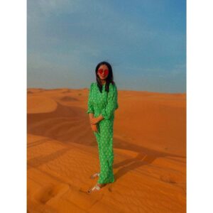 Joy Crizildaa Instagram - Soaking up the sun in the dessert 🌞

#ootd 
👚 : @zara 
🕶️ : @chanelofficial 
👡 : @gucci

#dubai #dubai🇦🇪 #dubaidessert #dubai❤️