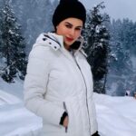 Kainaat Arora Instagram - LIFE IS BETTER CONNECTED WHEN IN SNOW ⛄️ THN WITH A WIFI . . . 🔜 #kainnataroraa