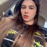 Kainaat Arora Instagram - Successful people and unsuccessful people often differ in key ways, says author and businessman Dave Kerpen. People who listen to others, ask questions, compliment others, and have a positive mindset tend to succeed. Unsuccessful people, meanwhile, blame others for their failure .. . . . #kainnataroraa 🐎🐎🐎🐎