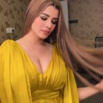 Kainaat Arora Instagram - Shikaaytaun ki bhi izzat hoti hai , harr kisi se nahi ki jaati… 🌟 🌟 #saiyyan Coming Soon 🔜 🌟 Singer @_.mansiiiiiii._ Choreography: @lollypop0811 Hair : @kewalshobha Make up : @ritesh.30 👗: @nikitah_14 Talent manager: #priyankShah ( @business.manager_kainaat Director : #shawn Produced by : @omoctavemusic 🌟 #saiyyan Coming Soon 🔜 #kainaatarorafans #kainaataroraupdates #kainaat_arora #kainnataroraa