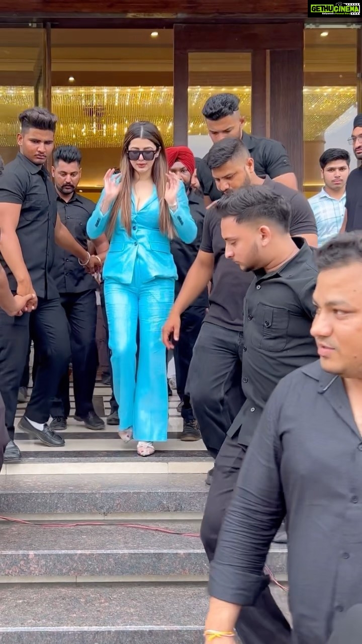 Kainaat Arora Instagram - Business Leadership Awards 2023 . #kainaatarora #WorkStories #kainaataroraupdates #Trending #OnTheMove 🐎🐎🐎🐎 . Talent manager ( priyank shah @business.manager_kainaat Kurukshetra