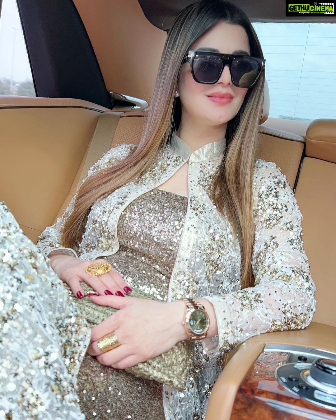 Kainaat Arora Instagram - The family You create is more important than the family You Come from .. . . . . . #kainaatarora 💕