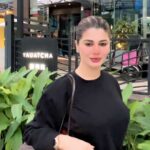 Kainaat Arora Instagram – ज़िंदगी खेलती भी उसी के साथ है, जो खिलाड़ी बेहतरीन होता है.. दर्द सबके एक से है… मगर होसले सबके अलग-अलग है…कोई हताश हो के बिखर जाता है, तो कोई संघर्ष कर के निखर जाता है .. 
.
.
#kainnataroraa #🐎🐎🐎🐎🐎 #kainaatarora Let’s Go