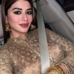 Kainaat Arora Instagram - Yesterday scenes #Pune #GanpatiMahaarti . . . . Business manager: @business.manager_kainaat #kainnataroraa