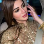 Kainaat Arora Instagram - Chal terey Ishq mai Padd jaatey hai .. . . . Business manager: @business.manager_kainaat . #tonightScenes #Pune #ganpatifest #punitbalan #ganpatibappamorya #kainaat_arora #kainnataroraa #workScenes #Appearance #celebrityGuest #Trending Pune, Maharashtra