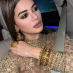 Kainaat Arora Instagram - Hello #Pune .. . All set for the #Maha #Aarti with @punitbalan #bhausahebrangari #ganpati #Trust in Your city Pune .. see you all now at 8 pm 🙏🙏🙏 . . #ganpatibappamorya #kainnataroraa #kainaatarora #pune #appearance #mahaarti 🙏 Pune, Maharashtra