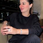 Kainaat Arora Instagram – Love Your Mess ..
.
.
.
.
#Sundaysss.. #kainnataroraa #weekends #Goodtimes #Kainaatarora #Vibing