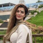 Kainaat Arora Instagram - Na punyam na papam ,na saukhyam ,na duhkham Na mantro na ,tirtham ,na vedah ,na yajnah Aham bhojanam naiva bhojyam na bhotka Chidananda rupah shivo'ham shivo'ham Chidananda rupah shivo'ham shivo'ham Chidananda rupah shivo'ham shivo'ham 🔱🌈🕉️ . . . . #TravelStories #spiritualawakening #spiritualjourney #spiritualconnection #shivohamshivoham #kainnataroraa #kainaatarora 🔱🔱🔱