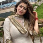 Kainaat Arora Instagram - If You can give anything To Human kind : Give Kindness .. . . . #mahakal #shivohamShivoham #spritualawakening #MeTime #BeKind #Live #love #Smile #ujjain #kainnataroraa #kainaataroraupdates #kainaataroraofficial #kainaatarora #mahakaleshwar #mahakalujjain 🕉️🔱💫🌝✨🌟🪷🌈🪴 Ujjain Mahakal Temple