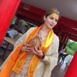 Kainaat Arora Instagram - Did Blissful darshan at #AngareshwarMahadevTemple #angareshwar__mahadev🙏 #mahadev #Temple In holy #Ujjain And performed holy rituals 🙏🙏🙏 . पुराणों में मंगल ग्रह का जन्म स्थान उज्जैन में माना गया है। इसलिए मंगल ग्रह की शांति के लिए यथा संभव “अंगारेश्वर महादेव “ में विशेष पूजा फलदायी मानी गई है। धार्मिक मान्यता है कि इस पूजा से मंगल ग्रह दोष की शांति होती है 🙏🙏🙏 . #kainnatarora #ujjain #mahaakaal #MangalPuja #shraavan #shiv #mahadev #Detox #Meditate #Surrender #kainaatarora 🙏🙏🙏 Shri angareshwar Mandir , Ujjain..
