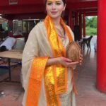 Kainaat Arora Instagram - Did Blissful darshan at #AngareshwarMahadevTemple #angareshwar__mahadev🙏 #mahadev #Temple In holy #Ujjain And performed holy rituals 🙏🙏🙏 . पुराणों में मंगल ग्रह का जन्म स्थान उज्जैन में माना गया है। इसलिए मंगल ग्रह की शांति के लिए यथा संभव “अंगारेश्वर महादेव “ में विशेष पूजा फलदायी मानी गई है। धार्मिक मान्यता है कि इस पूजा से मंगल ग्रह दोष की शांति होती है 🙏🙏🙏 . #kainnatarora #ujjain #mahaakaal 🙏 Shri angareshwar Mandir , Ujjain..