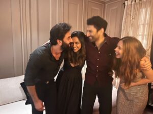 Kalki Koechlin Instagram - Memories and laughs, some blurry and some sharp…
#yjhd❤️ 
#10yearreunion
#friendship