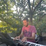 Kalki Koechlin Instagram – Happy birthday to the music and sunshine of my life @guyhershberg 
I love you to bits
#partnerinloveandwar
#luckyme