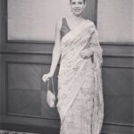 Kalki Koechlin Instagram – Always love a good sari ♥️
HMU @makeupbymanjari
Sari @shantibanaras
Thanks @elevate_promotions
Bag @sandalwali_
Ring @fatherland_india
Photos @gagandeepsinghnagpal
@goldfishthefilm
#intheatres1stseptember