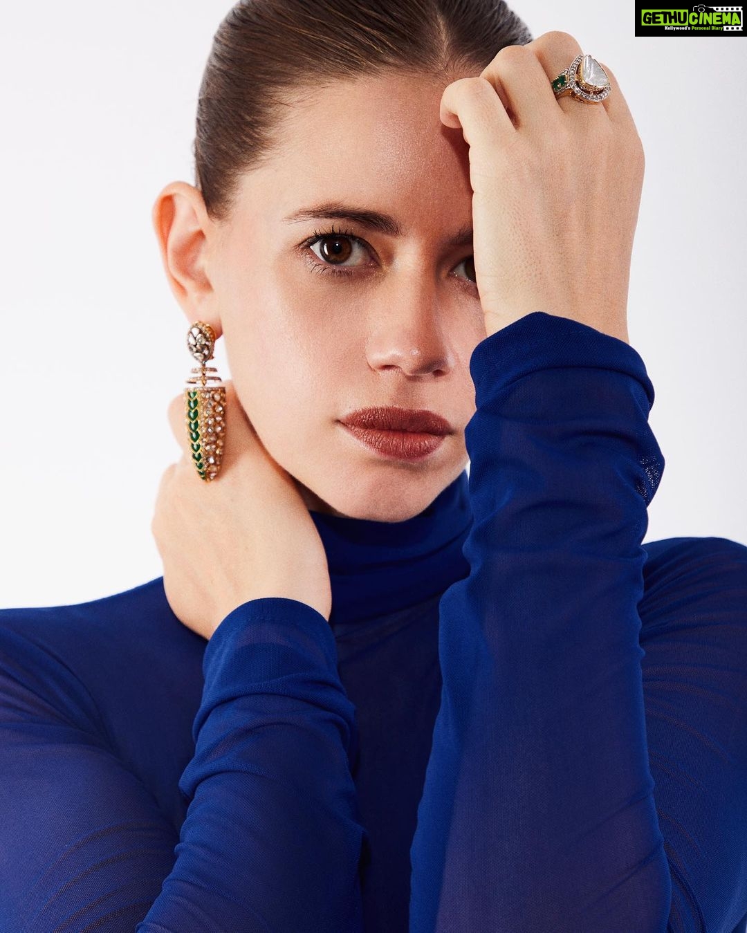Kalki Koechlin Instagram - Quite the dress @goldfishthefilm #intheatres1stseptember #literallylovingmyself Styling - @who_wore_what_when Outfit - @deme_love_ Shoes - @louboutinworld Jewellery - @shriramhariramjewellers Makeup hair - @angelinajoseph Photography- @thefirstclick