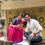 Karan Sharma Instagram - Garma garam chai with @bharatiachrekar 😍🤗.. #waglekiduniya #pulkit