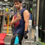 Karan Sharma Instagram - It’s not what you want - it’s what you believe ! Time for some hard work 😎 ! #hardwork . . . #karansharma #gymtime #fitnessmodel #fitnessmotivation Mumbai, Maharashtra