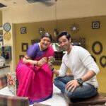 Karan Sharma Instagram - Garma garam chai with @bharatiachrekar 😍🤗.. #waglekiduniya #pulkit